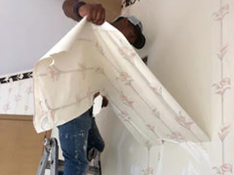 What Are the Benefits of Hiring a Professional For Wallpaper Removal?