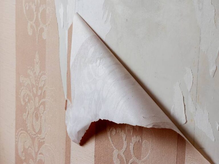 What Are The Benefits of Wallpaper Removal?